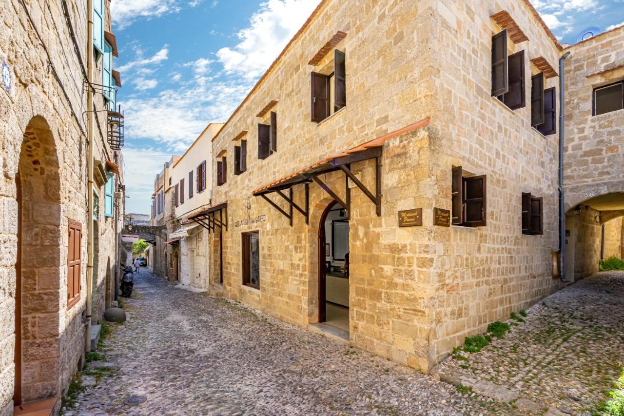 Apartament Medieval Poem *