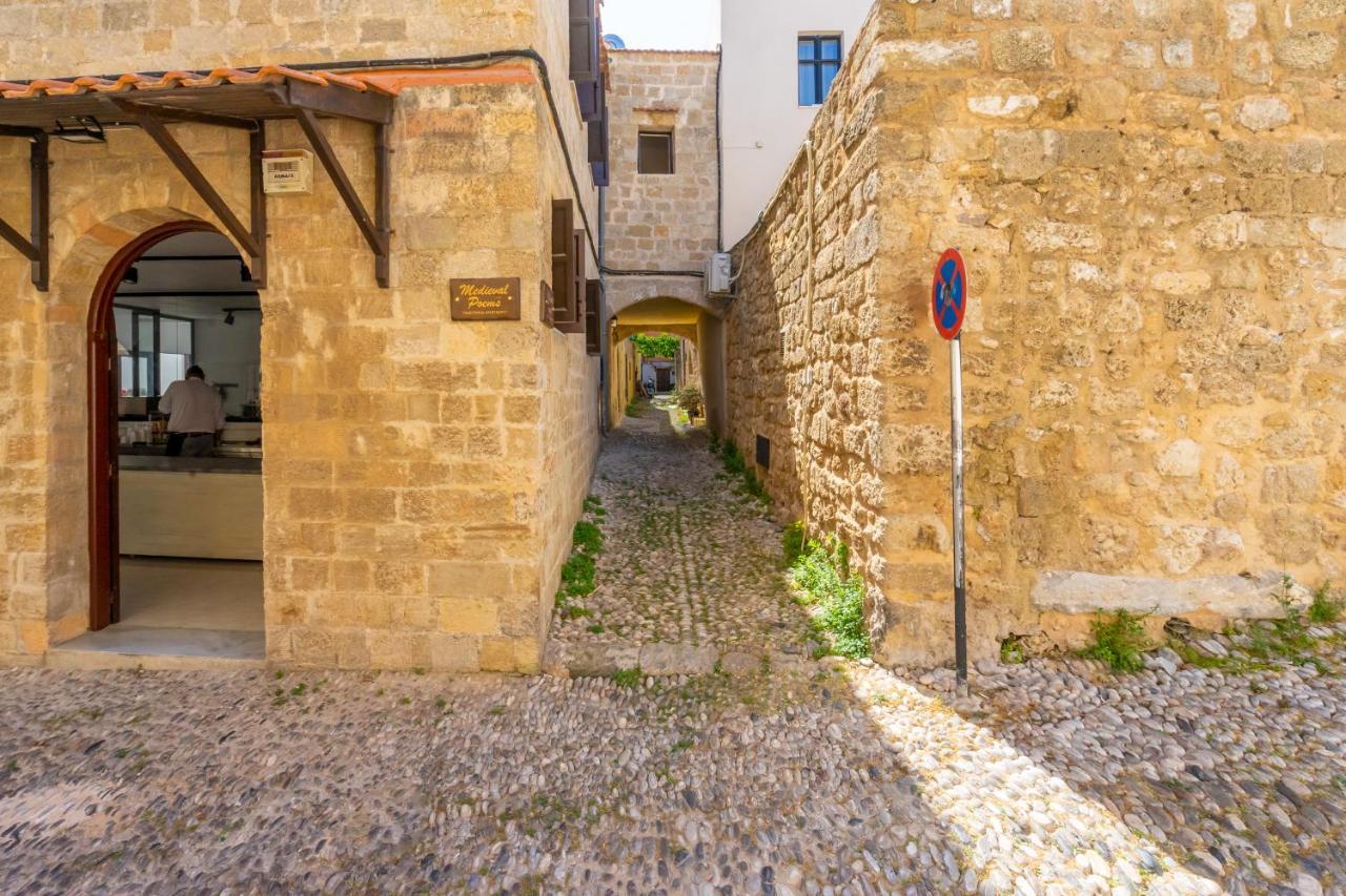 Medieval Poem Apartament *